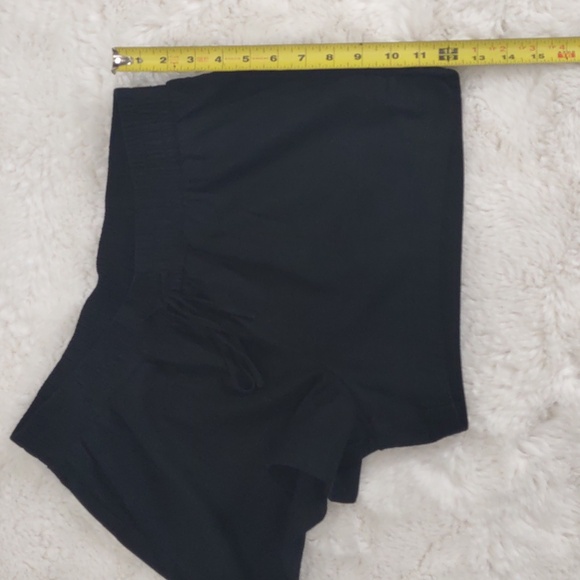 INGRID ISABEL MATERNITY SHORTS. - Picture 9 of 12